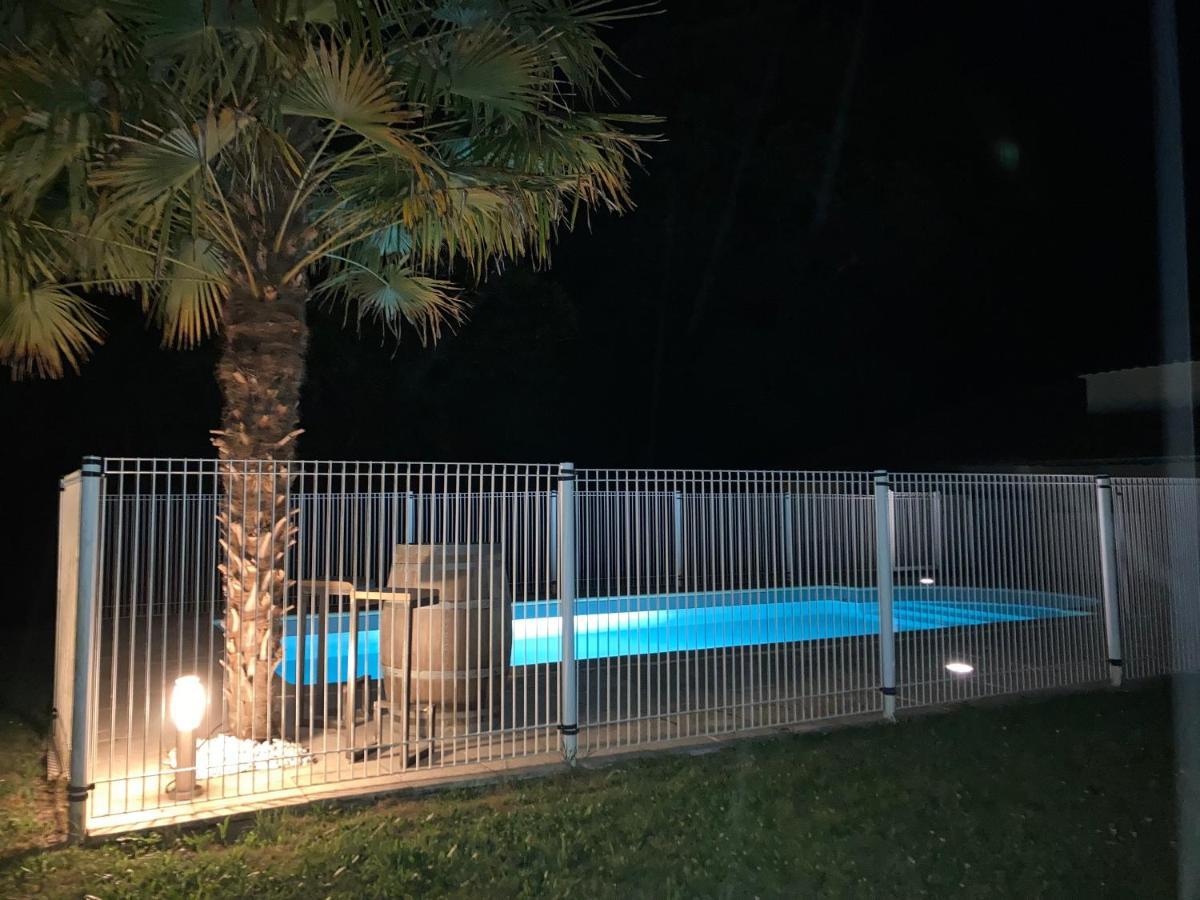 Gite Des Combes Blanches Avec Piscine Frayssinet-le-Gelat Экстерьер фото
